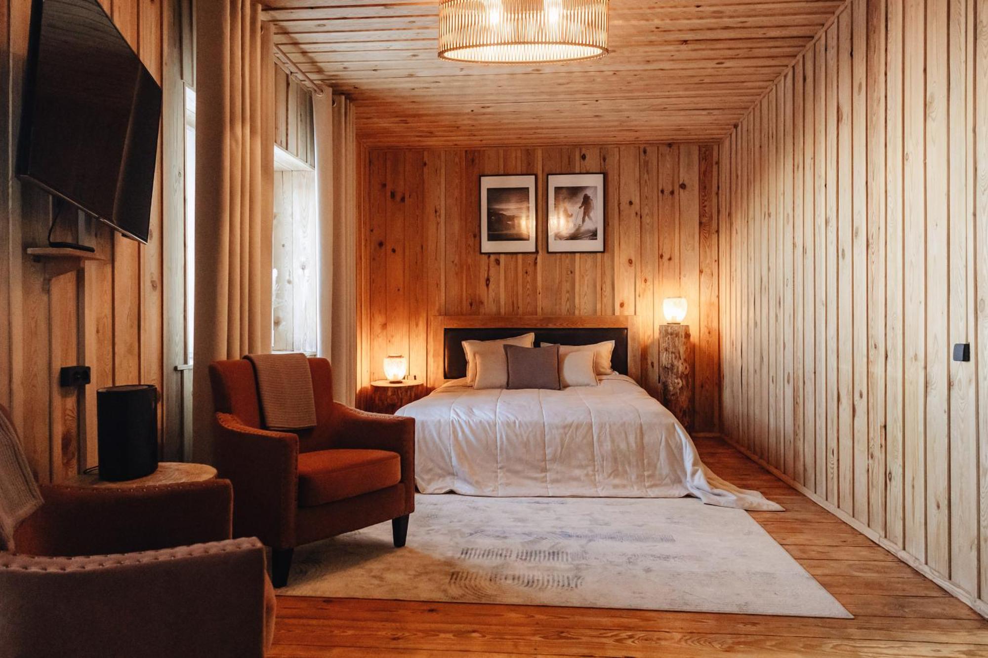 Le Mont Hotell Alma-Ata Exteriör bild